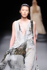 ジェイエヌビーワイ 2014年春夏コレクション - 時を経た美しさを、構築的に表現｜写真16