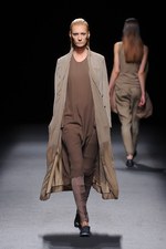 ジェイエヌビーワイ 2014年春夏コレクション - 時を経た美しさを、構築的に表現｜写真20