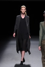 ジェイエヌビーワイ 2014年春夏コレクション - 時を経た美しさを、構築的に表現｜写真24