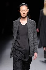 ジェイエヌビーワイ 2014年春夏コレクション - 時を経た美しさを、構築的に表現｜写真27