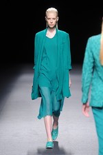 ジェイエヌビーワイ 2014年春夏コレクション - 時を経た美しさを、構築的に表現｜写真33