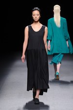 ジェイエヌビーワイ 2014年春夏コレクション - 時を経た美しさを、構築的に表現｜写真34