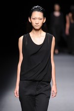 ジェイエヌビーワイ 2014年春夏コレクション - 時を経た美しさを、構築的に表現｜写真37