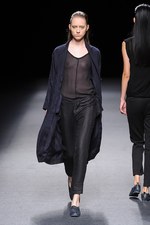 ジェイエヌビーワイ 2014年春夏コレクション - 時を経た美しさを、構築的に表現｜写真38
