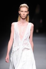 ジェイエヌビーワイ 2014年春夏コレクション - 時を経た美しさを、構築的に表現｜写真41