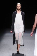 ジェイエヌビーワイ 2014年春夏コレクション - 時を経た美しさを、構築的に表現｜写真42