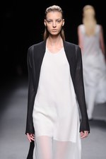 ジェイエヌビーワイ 2014年春夏コレクション - 時を経た美しさを、構築的に表現｜写真43