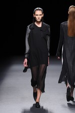 ジェイエヌビーワイ 2014年春夏コレクション - 時を経た美しさを、構築的に表現｜写真44