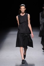 ジェイエヌビーワイ 2014年春夏コレクション - 時を経た美しさを、構築的に表現｜写真46