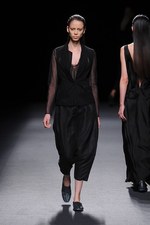 ジェイエヌビーワイ 2014年春夏コレクション - 時を経た美しさを、構築的に表現｜写真51