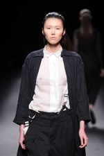 ジェイエヌビーワイ 2014年春夏コレクション - 時を経た美しさを、構築的に表現｜写真53