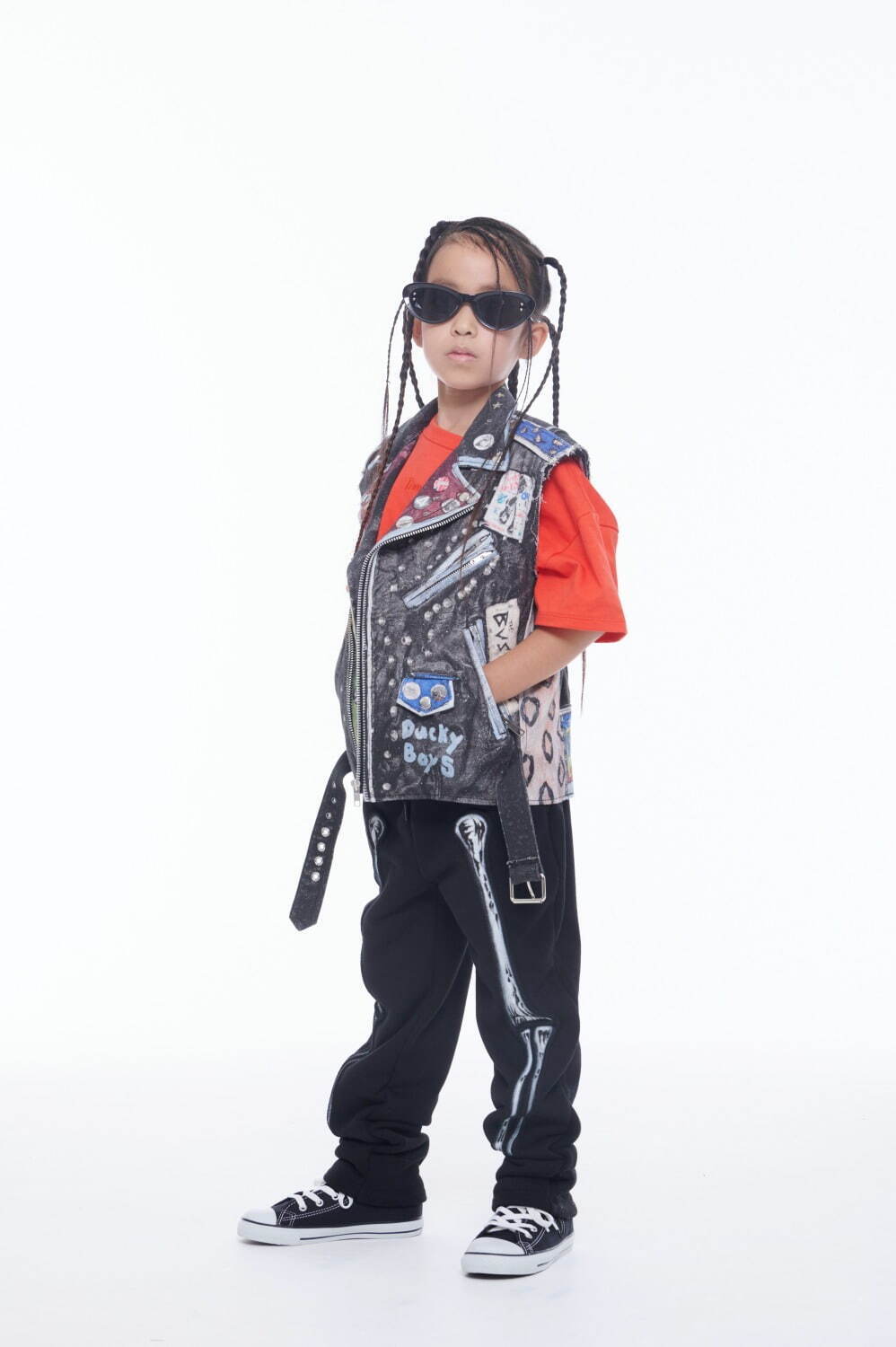 ダブレットのキッズサイズ“トマト”ニットや“キウイ”トップス、くまのパペットが顔を出すTシャツも｜写真43