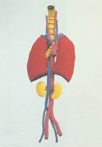 小名木陽一《肺と腎臓》1975年　京都市美術館蔵
