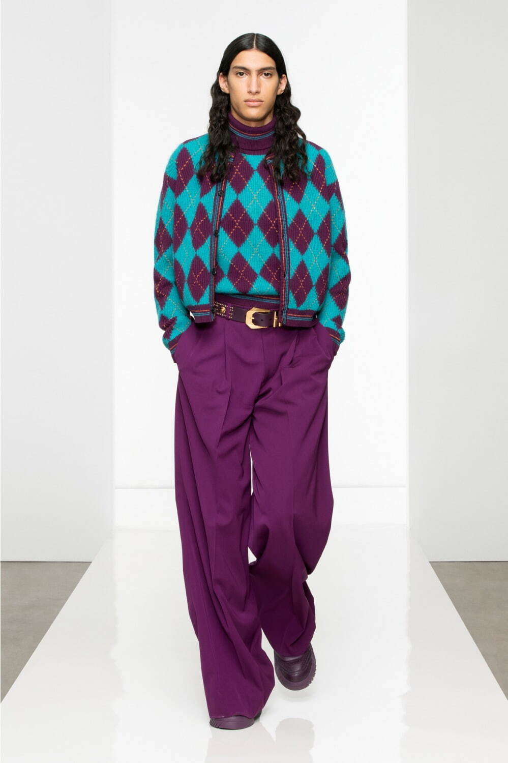 ヴェルサーチェ(VERSACE) 2022-23年秋冬メンズコレクション ファッションプレス