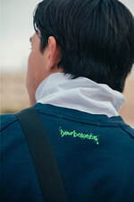 東京デザインスタジオ ニューバランスの新作トップスやパンツ、カラフルな新ロゴを配して｜写真13