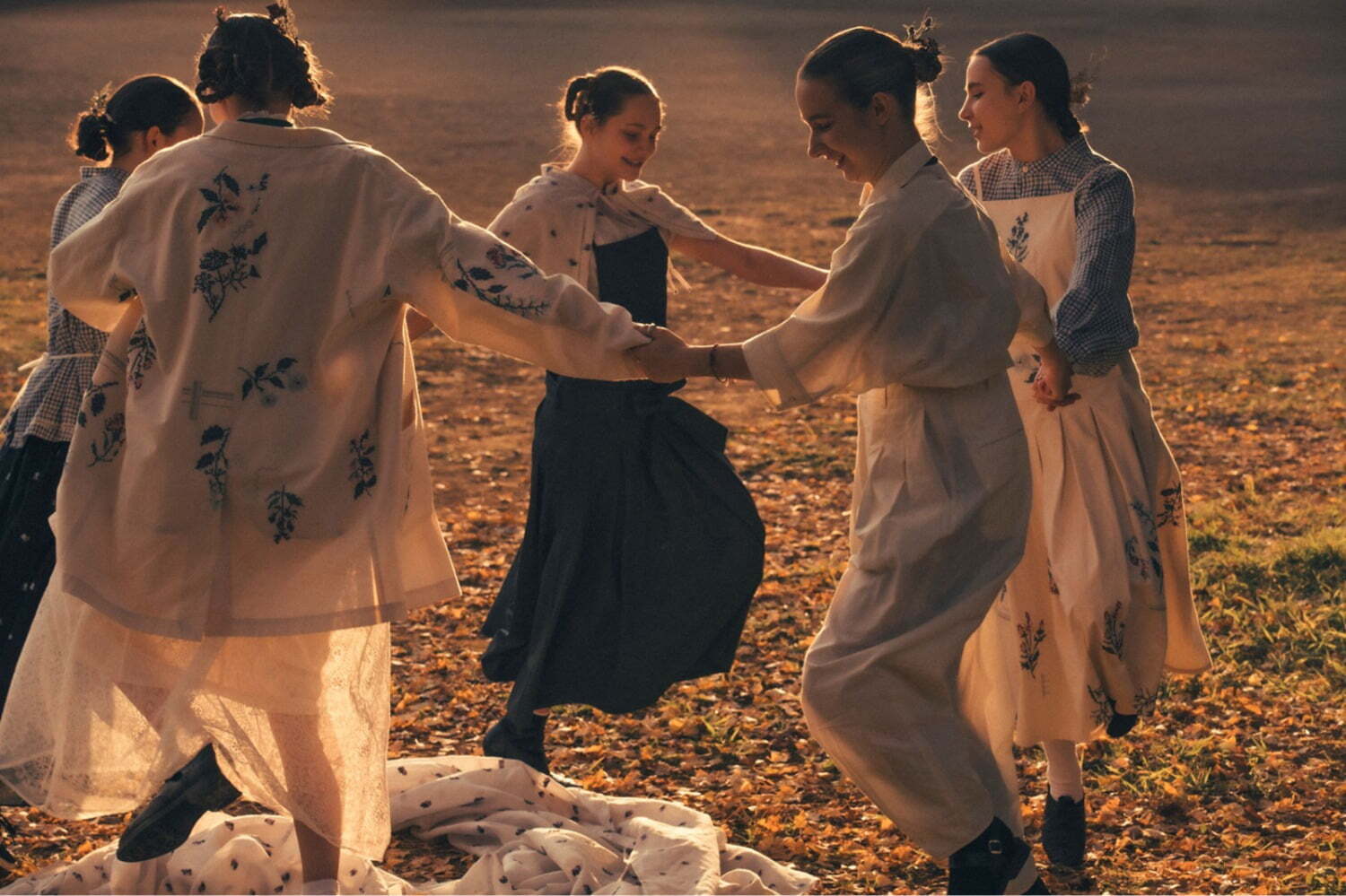 アシードンクラウド 2022年春夏コレクション - 輪舞と祈り