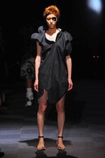 ノゾミイシグロ オートクチュール＆タンバリン 2014年春夏コレクション - 平和を問う｜写真34