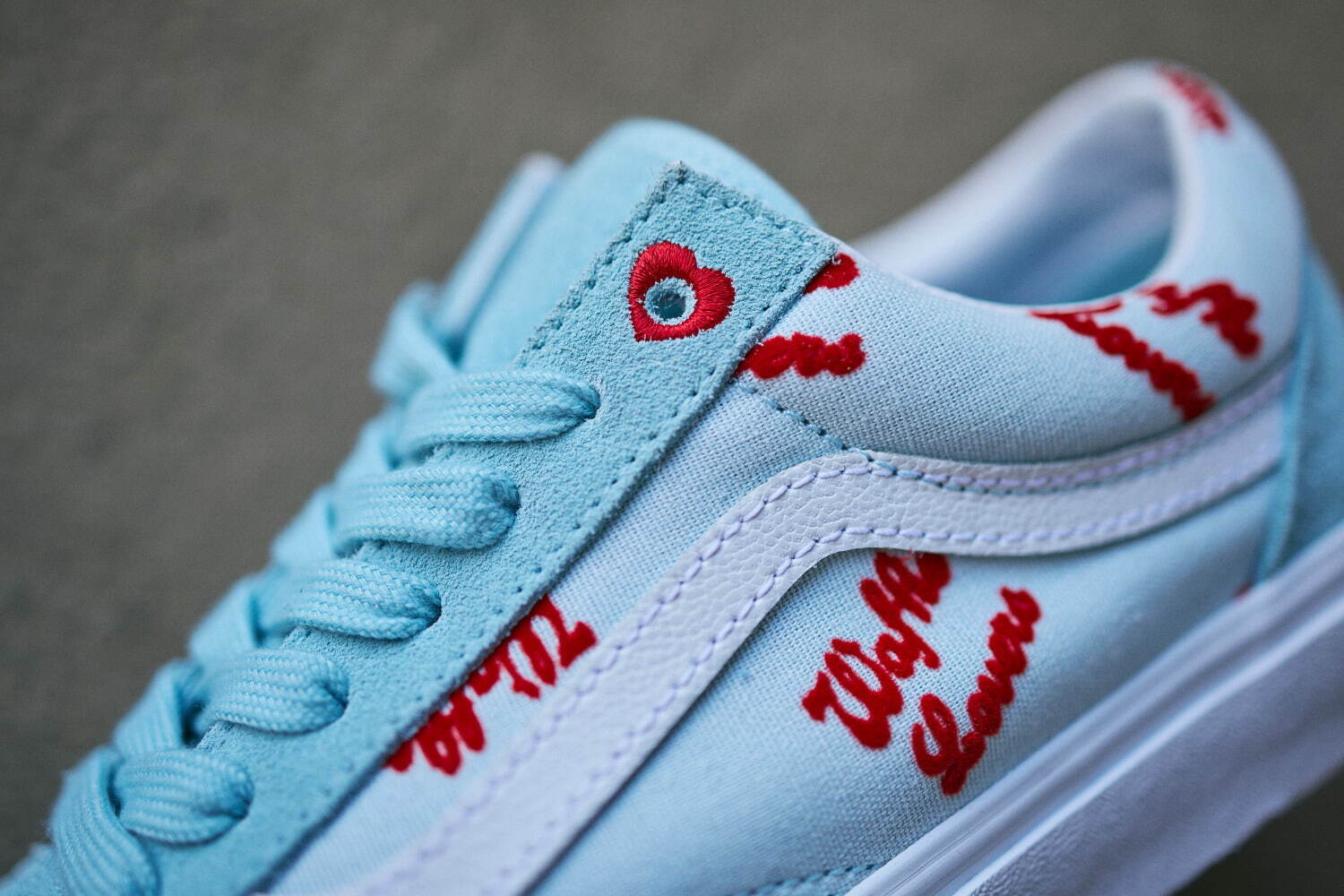 VANS“デイジー”プリントスニーカー＆ナイキ“ハート＆バラ”刺繍のシューズ、バレンタイン限定で｜写真11