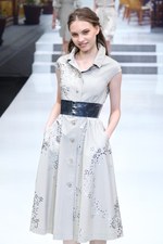 ユキ トリヰ インターナショナル 2014年春夏コレクション - にぎやかに漂わせた品格｜写真5