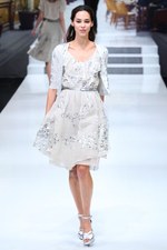 ユキ トリヰ インターナショナル 2014年春夏コレクション - にぎやかに漂わせた品格｜写真11