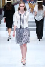 ユキ トリヰ インターナショナル 2014年春夏コレクション - にぎやかに漂わせた品格｜写真34