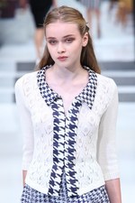 ユキ トリヰ インターナショナル 2014年春夏コレクション - にぎやかに漂わせた品格｜写真35