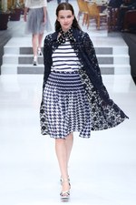 ユキ トリヰ インターナショナル 2014年春夏コレクション - にぎやかに漂わせた品格｜写真36