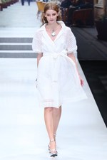 ユキ トリヰ インターナショナル 2014年春夏コレクション - にぎやかに漂わせた品格｜写真40