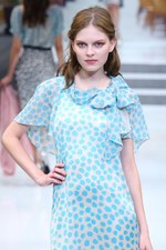 ユキ トリヰ インターナショナル 2014年春夏コレクション - にぎやかに漂わせた品格｜写真49