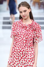 ユキ トリヰ インターナショナル 2014年春夏コレクション - にぎやかに漂わせた品格｜写真52