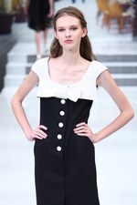 ユキ トリヰ インターナショナル 2014年春夏コレクション - にぎやかに漂わせた品格｜写真55