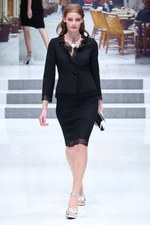 ユキ トリヰ インターナショナル 2014年春夏コレクション - にぎやかに漂わせた品格｜写真56