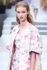 ユキ トリヰ インターナショナル 2014年春夏コレクション - にぎやかに漂わせた品格｜写真62