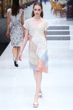 ユキ トリヰ インターナショナル 2014年春夏コレクション - にぎやかに漂わせた品格｜写真64