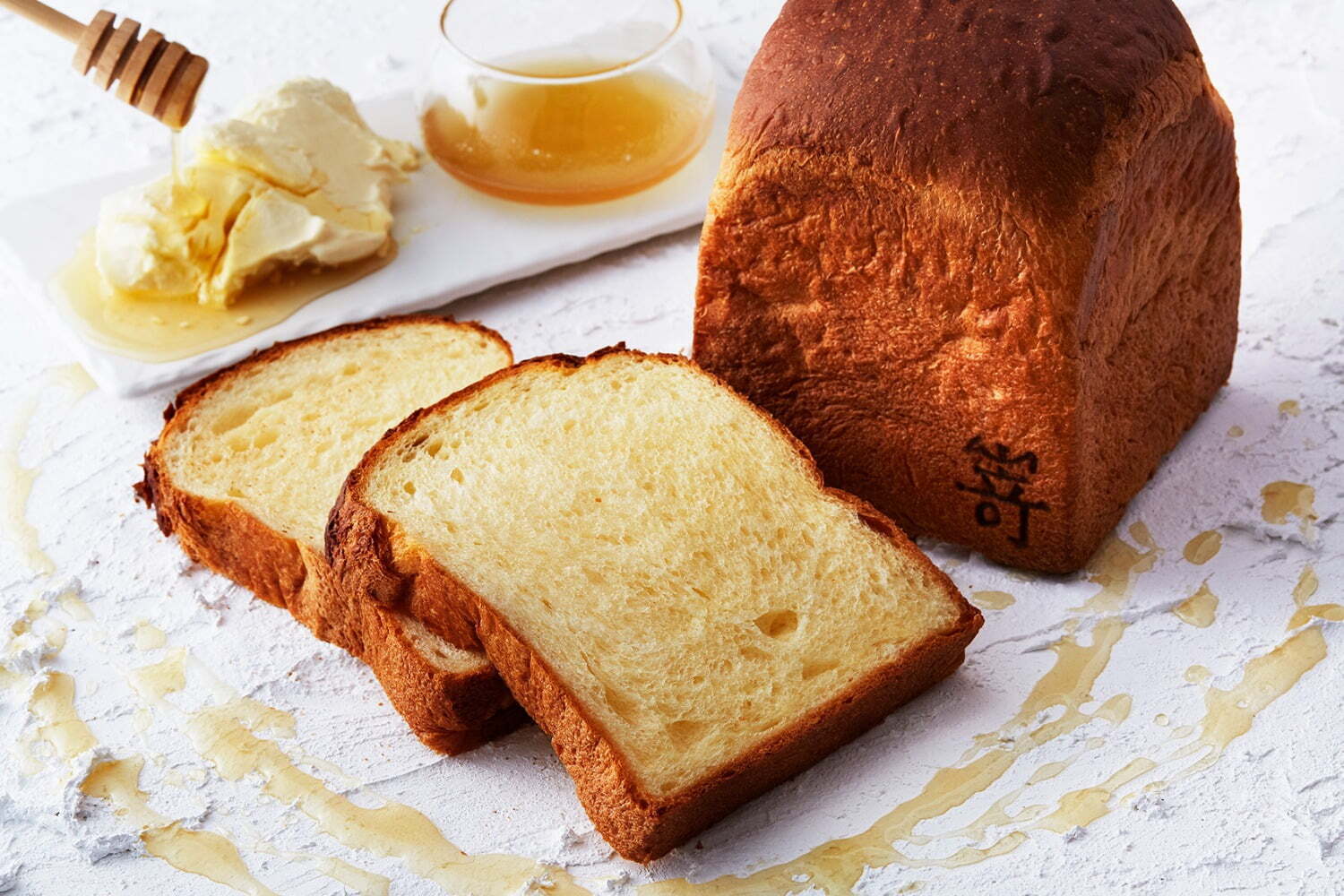 高級食パン専門店「嵜本」新作、“マスカルポーネ＆蜂蜜”使用のシフォンのようなスイーツ食パン