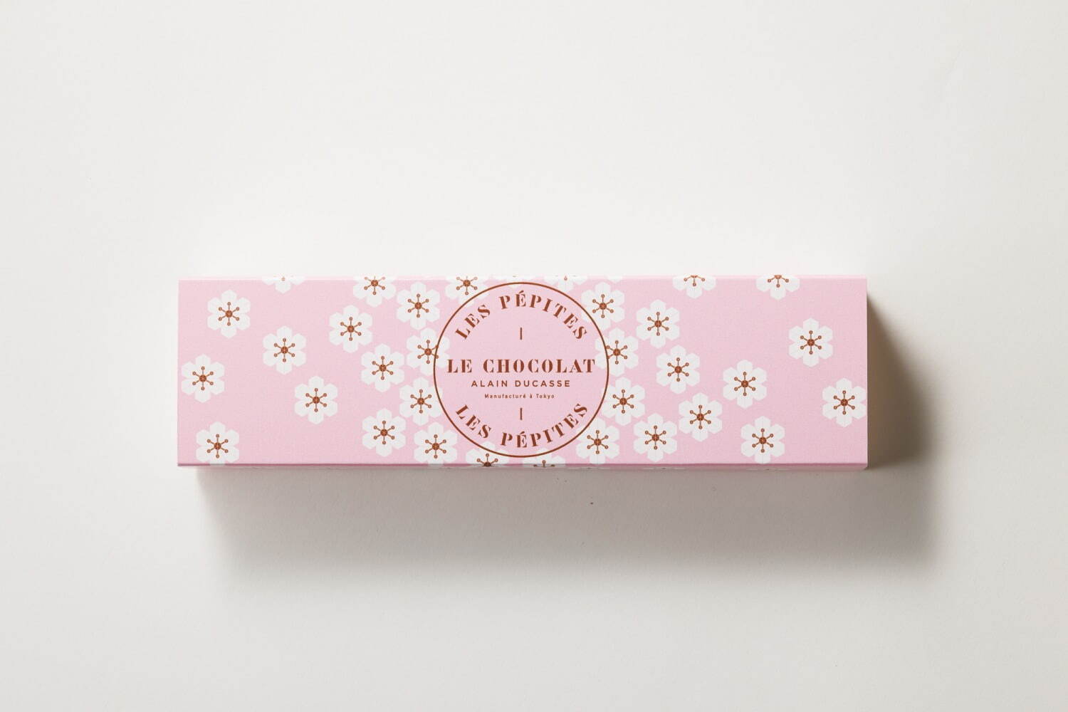 ル・ショコラ・アラン・デュカス“桜BOX入り”限定チョコレート