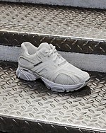 バレンシアガ(BALENCIAGA), プラダ(PRADA), ヴァレンティノ(VALENTINO), アディダス(adidas), プーマ(PUMA), ミュウミュウ(MIU MIU), リーボック(Reebok), ニューバランス(New Balance), メゾン マルジェラ(Maison Margiela), エミ(emmi), アディダス オリジナルス(adidas Originals), ナイキ(NIKE) 白スニーカー｜写真2