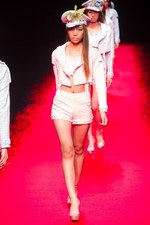 ジン カトウ2014年春夏コレクション - エレガントに表現するアンチ・ミリタリズム｜写真3