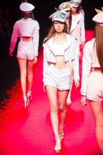 ジン カトウ2014年春夏コレクション - エレガントに表現するアンチ・ミリタリズム｜写真4