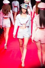 ジン カトウ2014年春夏コレクション - エレガントに表現するアンチ・ミリタリズム｜写真6