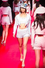 ジン カトウ2014年春夏コレクション - エレガントに表現するアンチ・ミリタリズム｜写真8