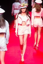 ジン カトウ2014年春夏コレクション - エレガントに表現するアンチ・ミリタリズム｜写真11