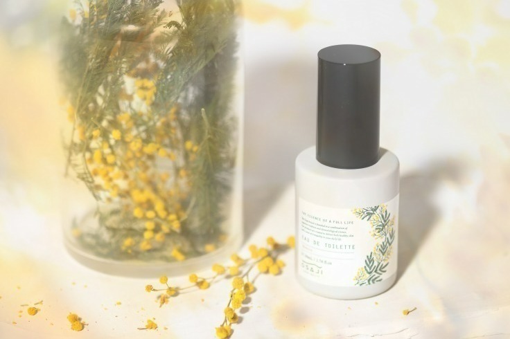 「ミモザの花」コスメ＆ファッションで春気分UP！甘さ控えめ大人の花・ミモザの香水など
