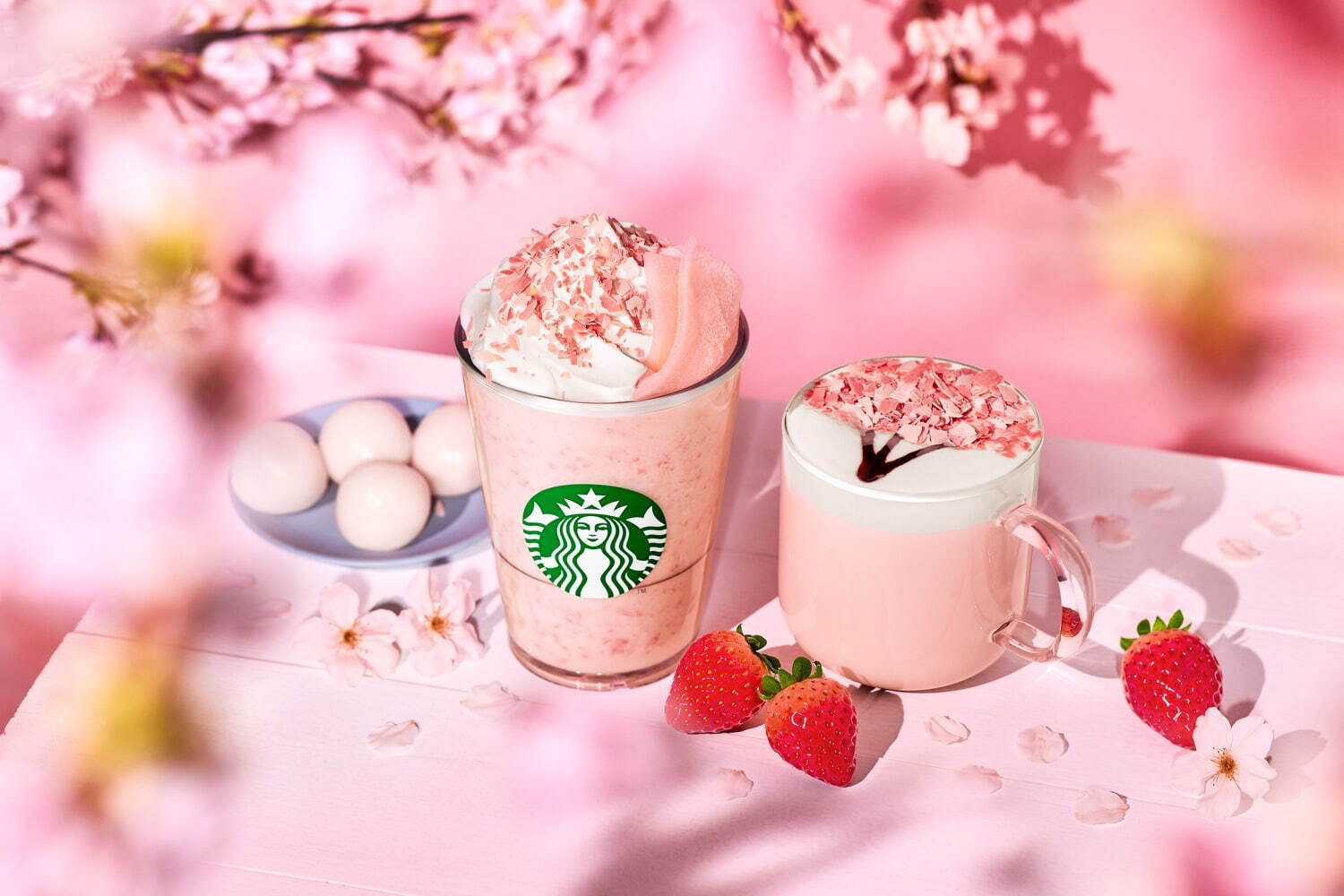 スターバックス(Starbucks) さくら ストロベリー 白玉 フラペチーノ さくら 咲いた ミルク ラテ｜写真1