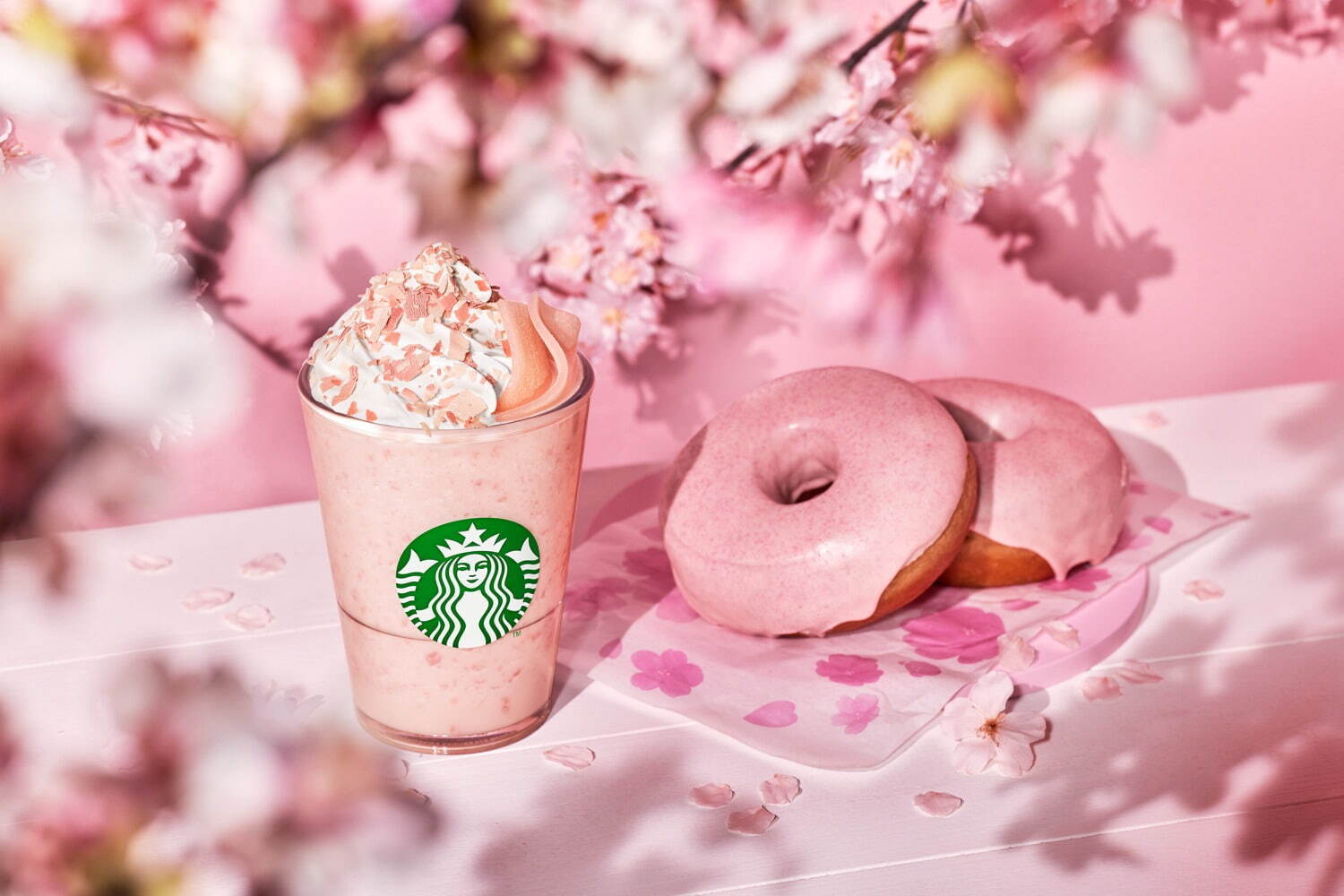 スターバックス(Starbucks) さくら ストロベリー 白玉 フラペチーノ さくら 咲いた ミルク ラテ｜写真2