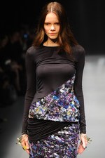 ヨハン クー ゴールドレーベル 2014年春夏 - 視覚効果で魅せる、美しく冷酷なストーリー｜写真8