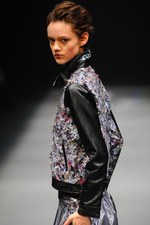 ヨハン クー ゴールドレーベル 2014年春夏 - 視覚効果で魅せる、美しく冷酷なストーリー｜写真14