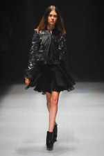 ヨハン クー ゴールドレーベル 2014年春夏 - 視覚効果で魅せる、美しく冷酷なストーリー｜写真15