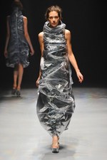 ヨハン クー ゴールドレーベル 2014年春夏 - 視覚効果で魅せる、美しく冷酷なストーリー｜写真35