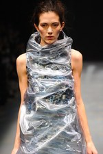 ヨハン クー ゴールドレーベル 2014年春夏 - 視覚効果で魅せる、美しく冷酷なストーリー｜写真36